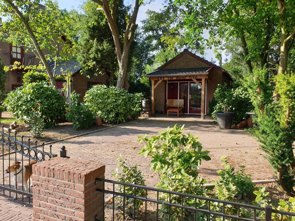 The Walnut Tree Bed & Breakfast Hellevoetsluis Dış mekan fotoğraf
