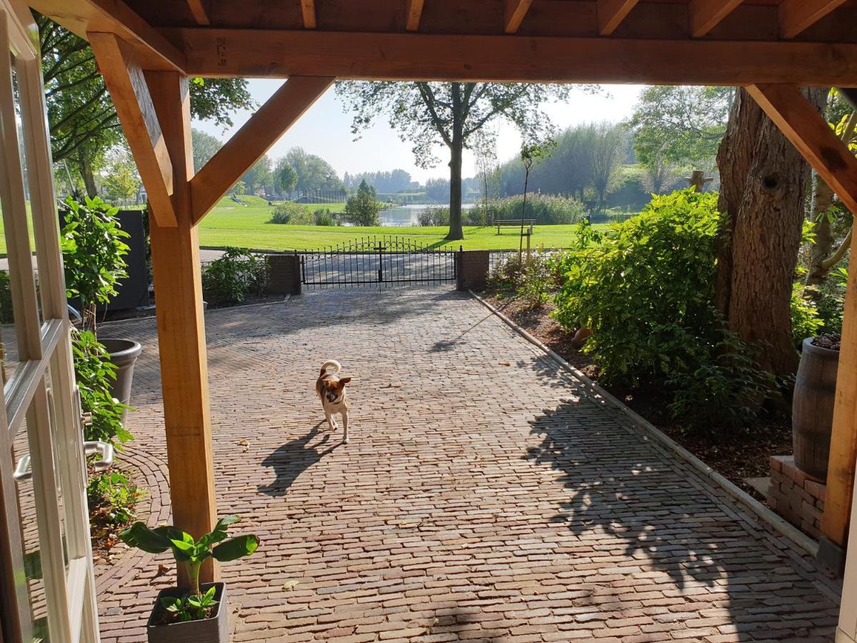 The Walnut Tree Bed & Breakfast Hellevoetsluis Dış mekan fotoğraf